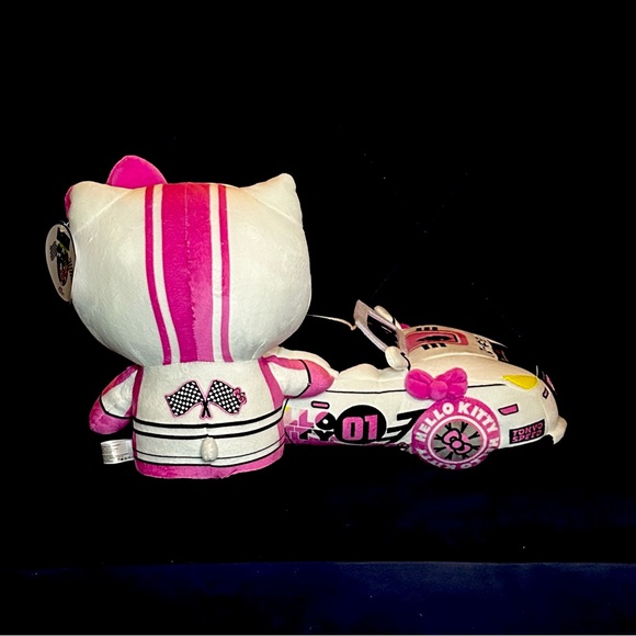 Hello Kitty Pink Racer - Picture 8 of 11